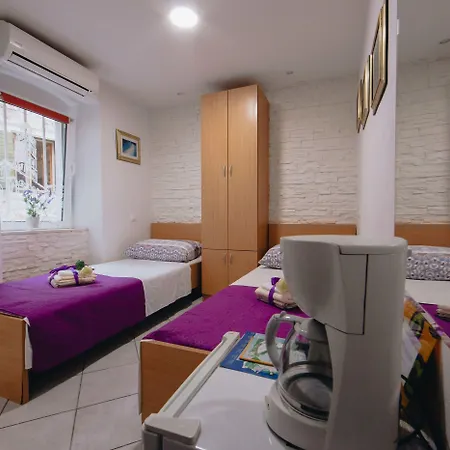 And Old Town Appartement *